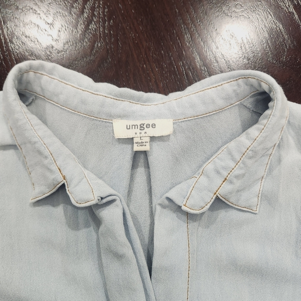 Umgee Women's Sky Blue Roll Up Tabs Sleeve Frayed Hem Button Up Shirt Size L - Picture 4 of 9